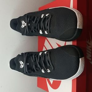 PER-OWNED  Nike Kobe Bryant Mamba Fury "Sneakeskin- Black Smoke Grey"